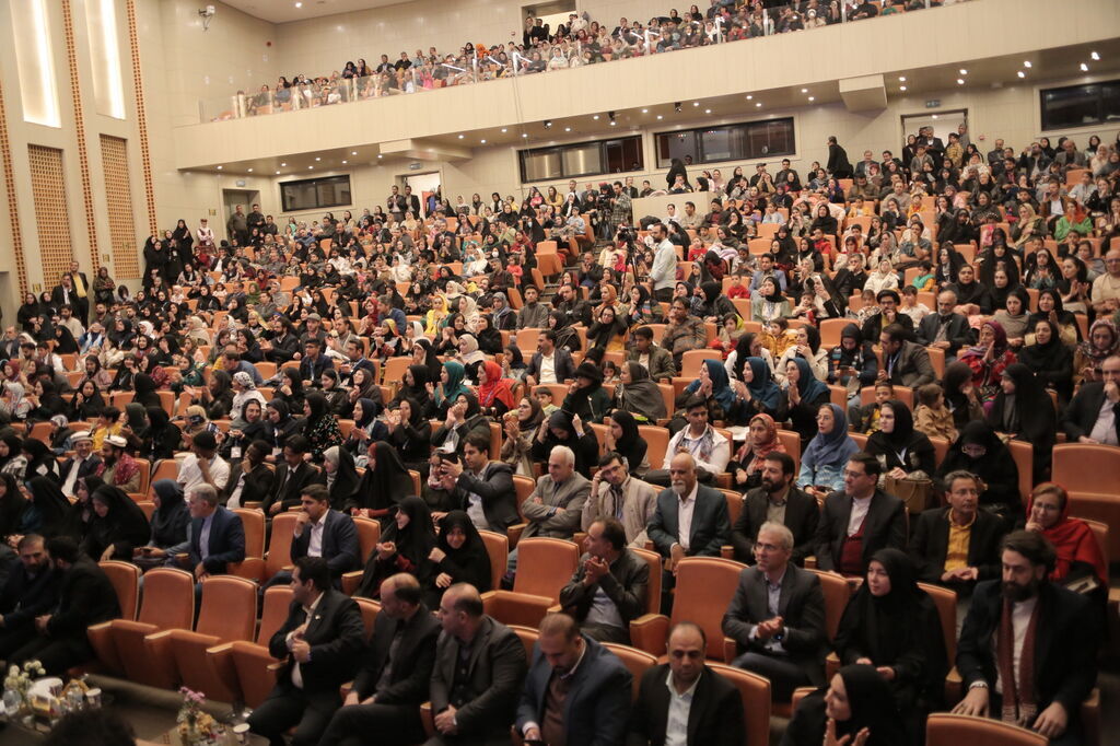 سه قصهگوی کرمانی در جشنواره بینالمللی قصهگویی کانون خوش درخشیدند