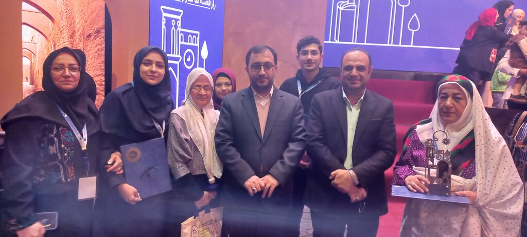 سه قصهگوی کرمانی در جشنواره بینالمللی قصهگویی کانون خوش درخشیدند