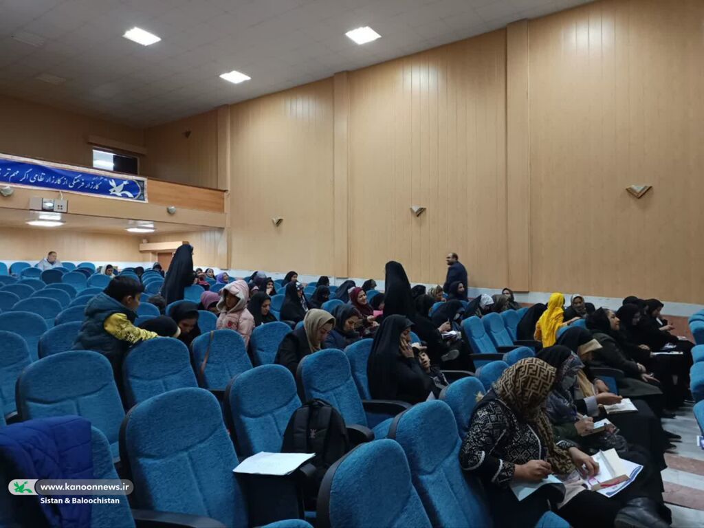 برگزاری ویژه برنامهی عفاف و حجاب برای دختران نوجوان در کانون سیستان و بلوچستان