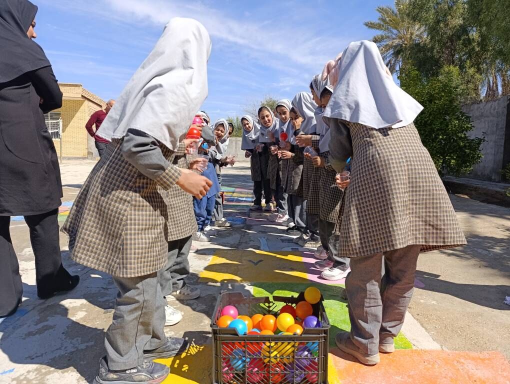 ترویج تفکر و خلاقیت در میان دانش‌آموزان روستاهای محروم