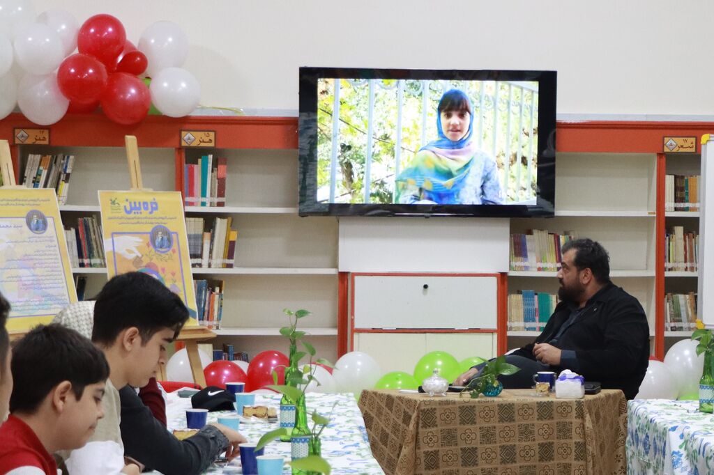 نقد و بررسی آثار پژوهشی در نشست ذرهبین مرکز۳۰