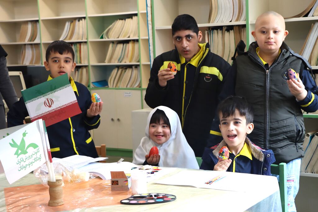 اعضا کمتوانذهنی در مرکز۲۱ به استقبال بهار رفتند