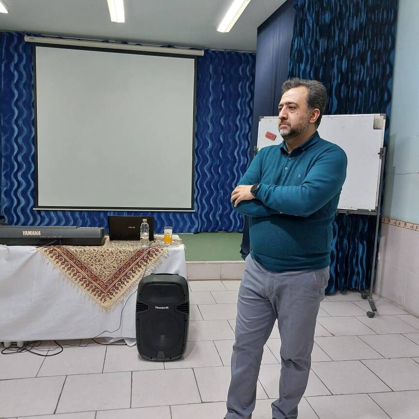 از اصول تئوری تا تکنیکهای آوازخوانی حرفهای