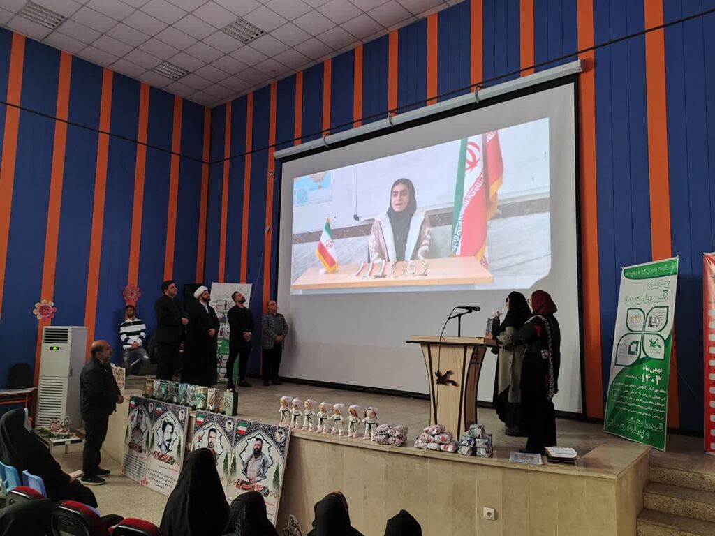 ویژهبرنامه «محله قهرمانها» در مرکز شماره ۱۱ کانون کرمانشاه