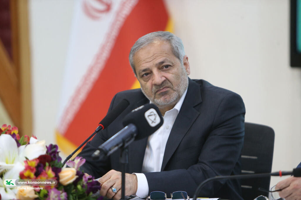 علیرضا کاظمی وزیر آموزش و پرورش قدردانی وزیر آموزش و پرورش از درخشش فیلم «چشم بادومی» تولید کانون