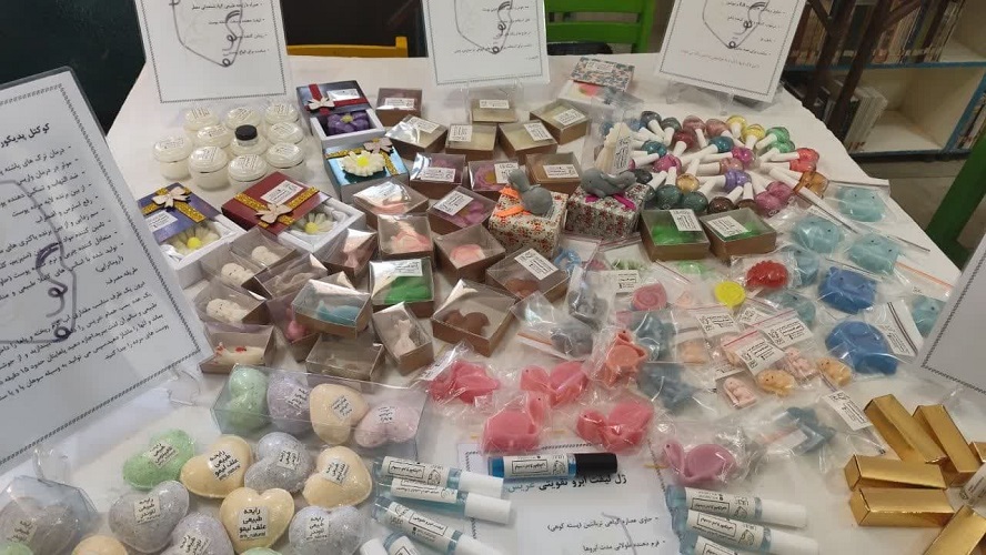 برپایی بازارچه مشاغل خانوادگی و صنایع دستی اعضا و خانوادهها در مرکز فرهنگی هنری شماره ۴ کانون اصفهان