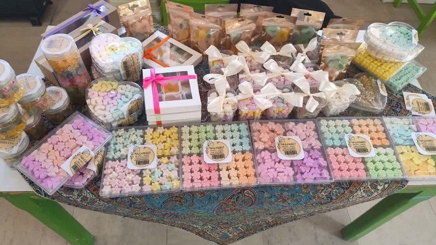 برپایی بازارچه مشاغل خانوادگی و صنایع دستی اعضا و خانوادهها در مرکز فرهنگی هنری شماره ۴ کانون اصفهان