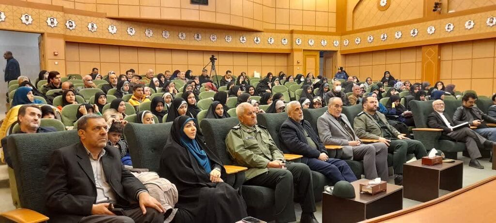 حقانیت دفاع مقدس با معرفی شهدا صورت میگیرد