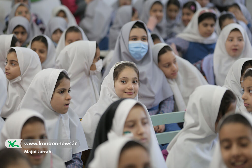 قصه یزد بیش از ۲۰هزار دانشآموز یزدی پای قصههای برگزیده بیست و ششمین جشنواره بینالمللی قصهگویی نشستند