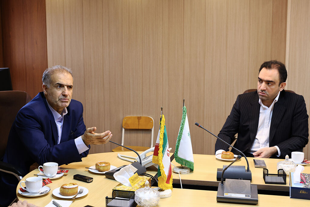 توسعه فعالیتهای کانون زبان ایران در روسیه را پیگیری میکنم