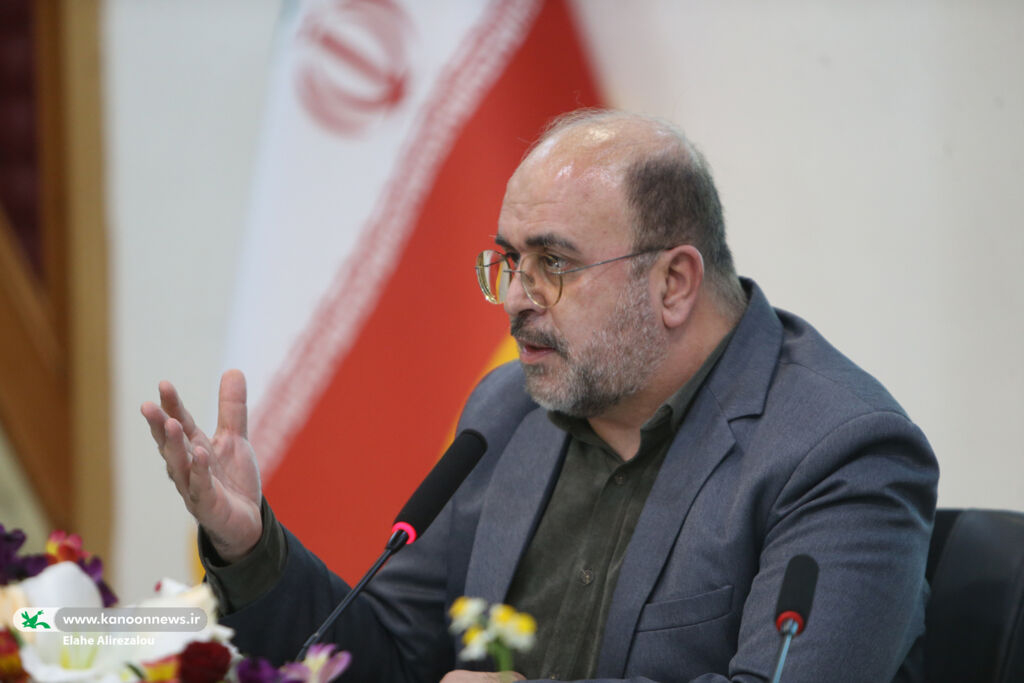 نشست معاون فرهنگی کانون در گردهمایی سراسری مدیران کل برگزاری بیش از ۳۶۰۰ کارگاه نجوم ویژه کودکان و نوجوانان در یک هفته