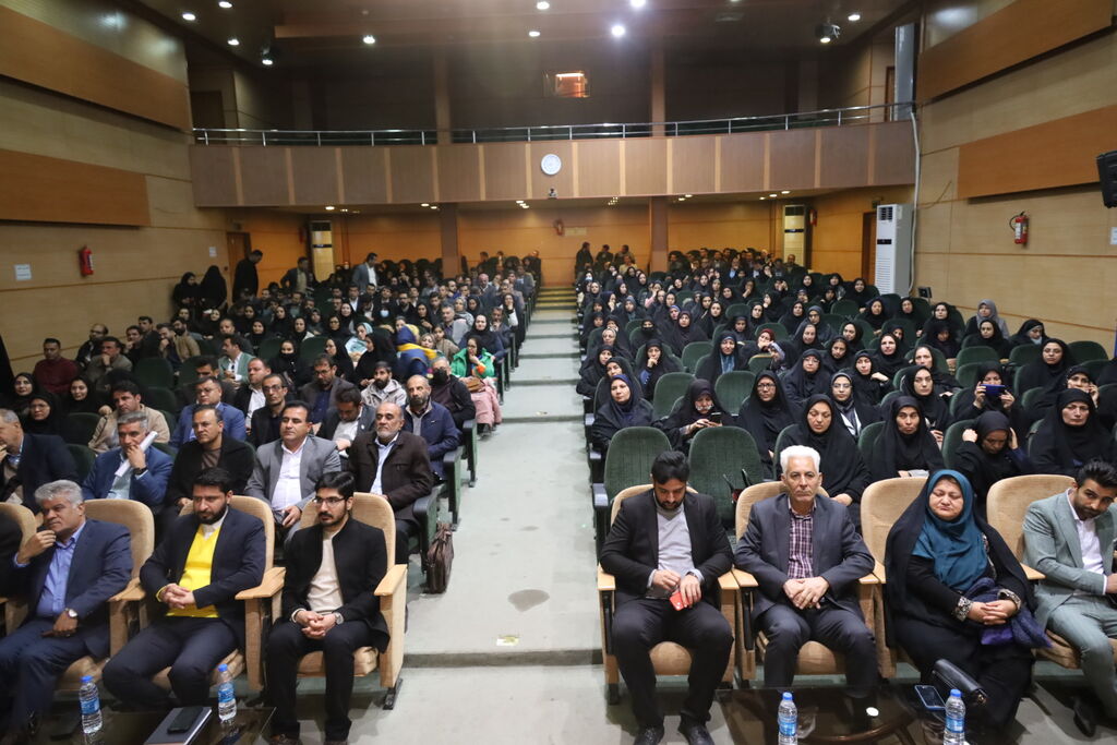 آیین تجلیل از فعالان امور تربیتی فارس با حضور مدیران کل آموزش و پرورش و کانون فارس