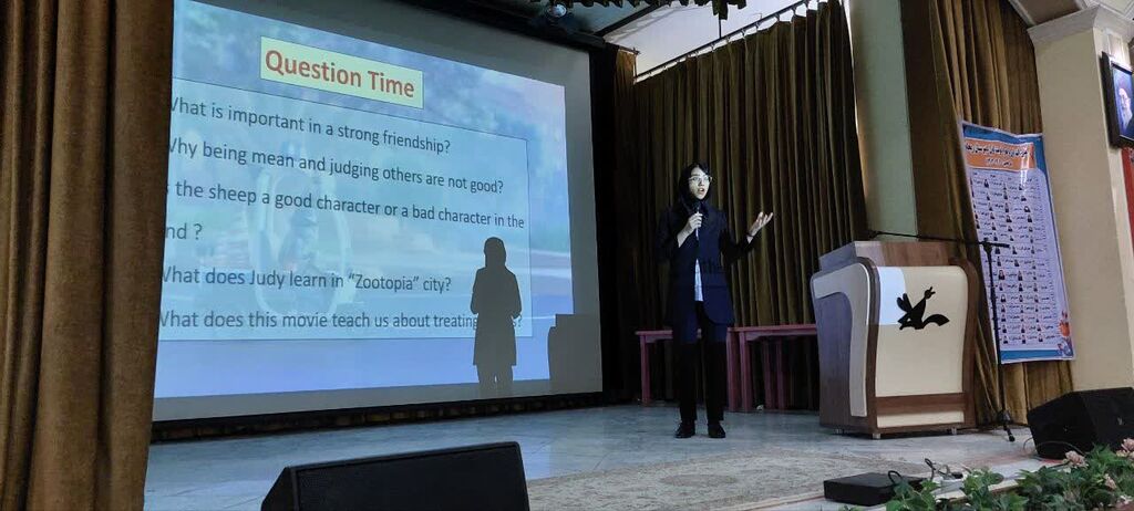 گردهمایی  زبان آموزان کانون زبان ایران شعبهی زاهدان با هدف بالا بردن دانش زبانی