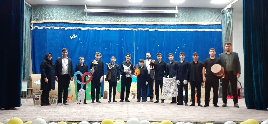 موفقیت گروههای تاتر مرکز فرهنگی شماره ۱ گناباد در مرحله مقدماتی جشنواره «امید فردا»