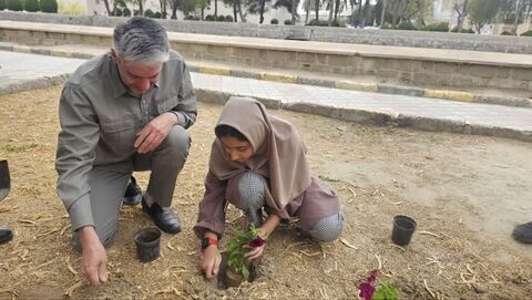 برگزاری ویژه برنامه های روز درختکاری در مراکز کانون هرمزگان