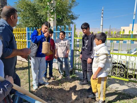 کودکان و نوجوانان، آینده سبز را می‌کارند