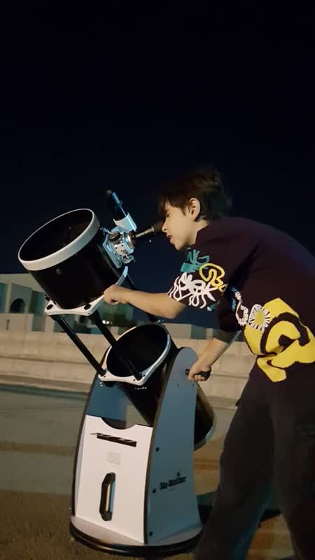 روزهداران کوچک پس از افطار به تماشای ماه نشستند