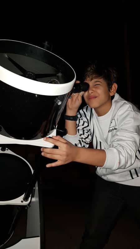 روزهداران کوچک پس از افطار به تماشای ماه نشستند