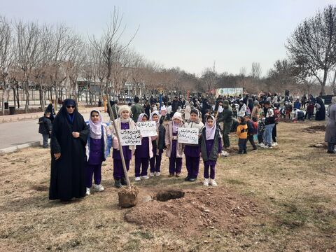 گزارش تصویری گرامی‌داشت روز درخت‌کاری در مراکز فرهنگی و هنری کانون استان قزوین