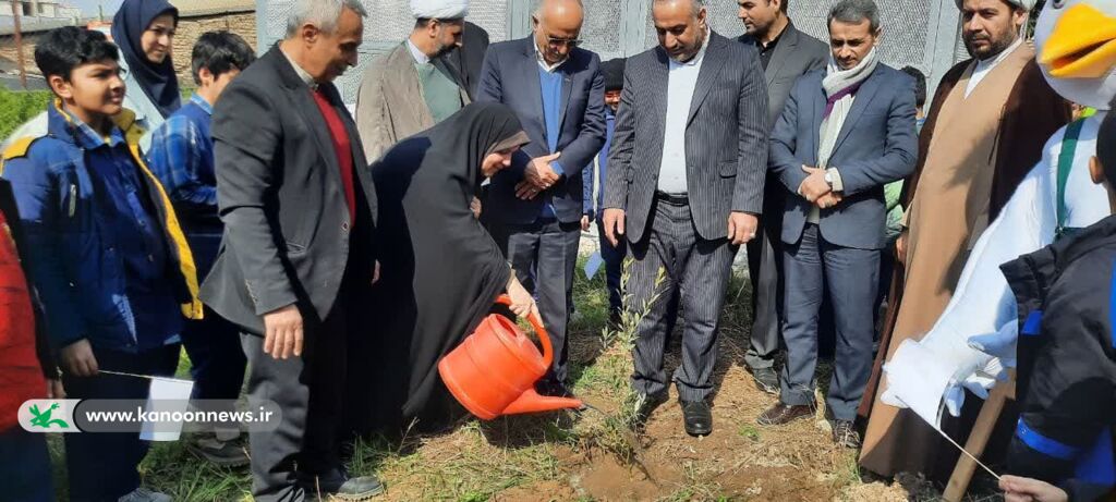 «نهال صلح» در کانون پرورش فکری گرگان کاشته شد