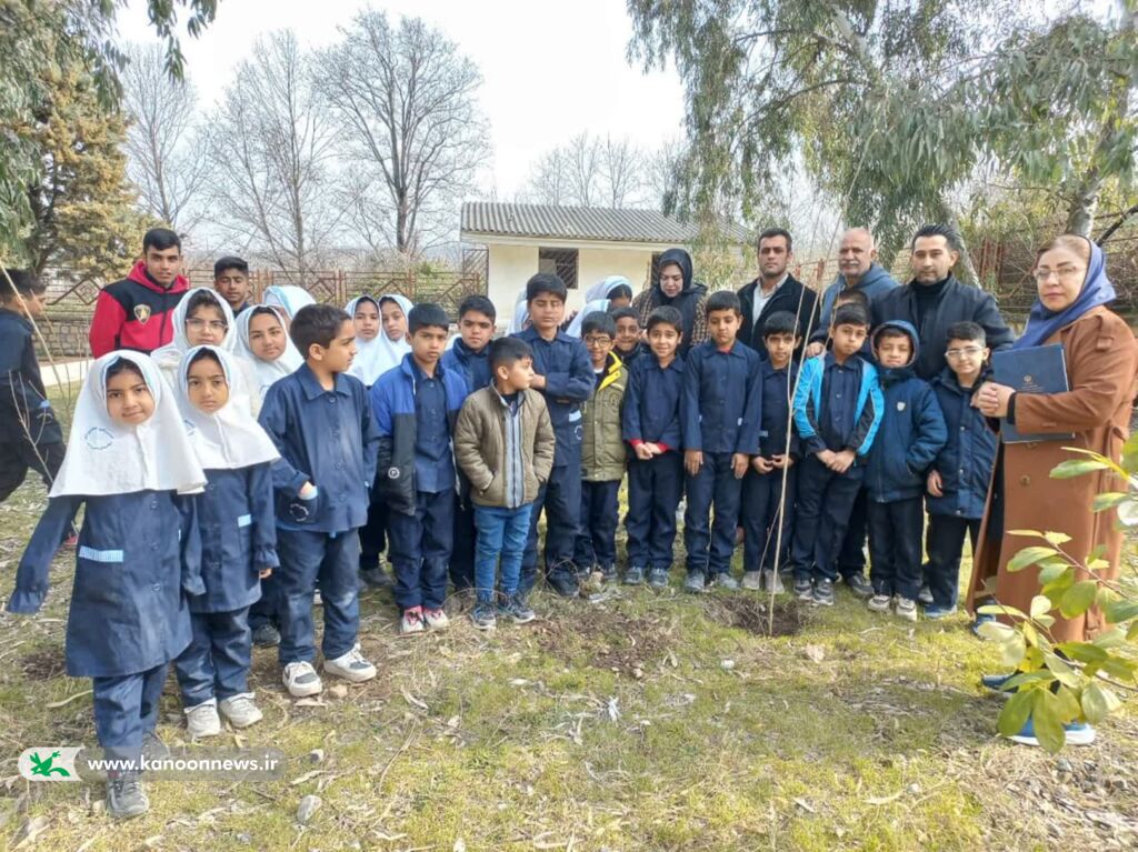 «نهال صلح» در کانون پرورش فکری گرگان کاشته شد