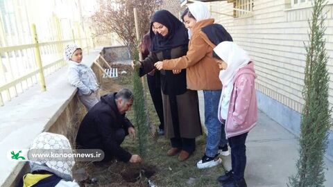 روز درختکاری در مراکز کانون پرورش فکری کودکان و نوجوانان آذربایجان شرقی