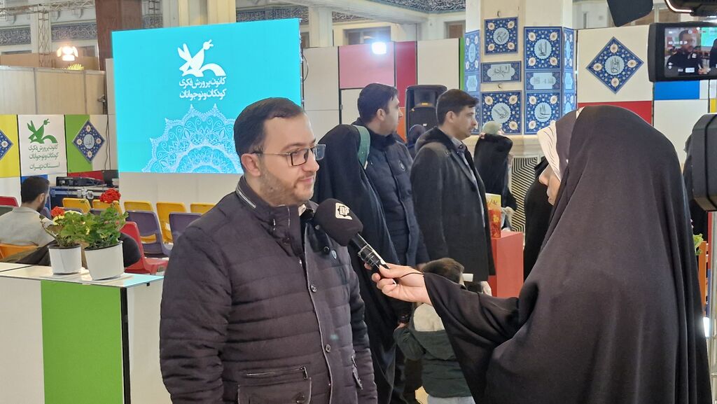 نمایشگاه قرآن بازدید مدیرعامل کانون از غرفه کانون استان تهران در نمایشگاه بینالمللی قرآن