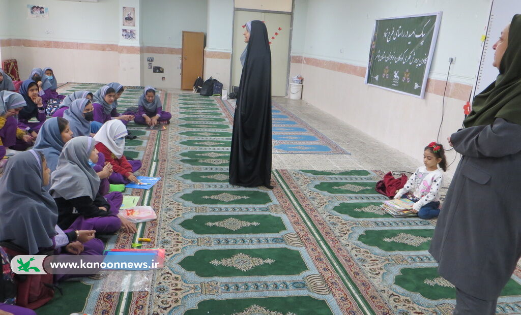 پیک امید کانون استان بوشهر میهمان بچه های دبستان مکتب زهرا (س) برازجان