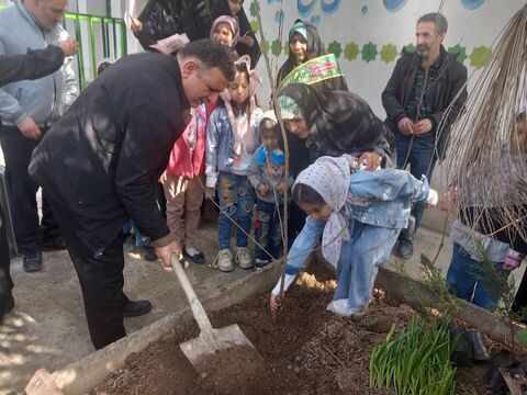 روز درختکاری با چاشنی «آسنی» در مازندران