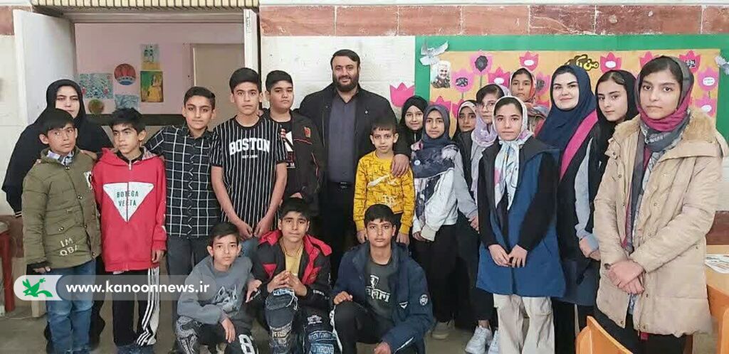 ترویج کتابخوانی مهمترین وظیفه کانونیاران است