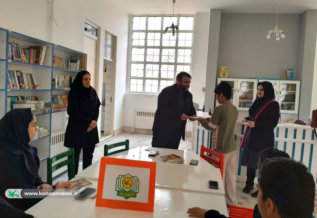 ترویج کتابخوانی مهمترین وظیفه کانونیاران است