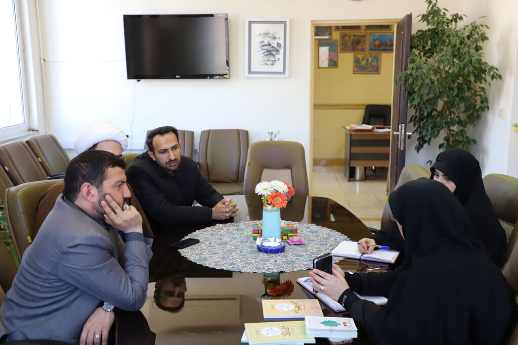 فعالیت قرآنی زندگی با آیه ها در مراکز کانون فعالیت قرآنی زندگی با آیه ها در مراکز کانون