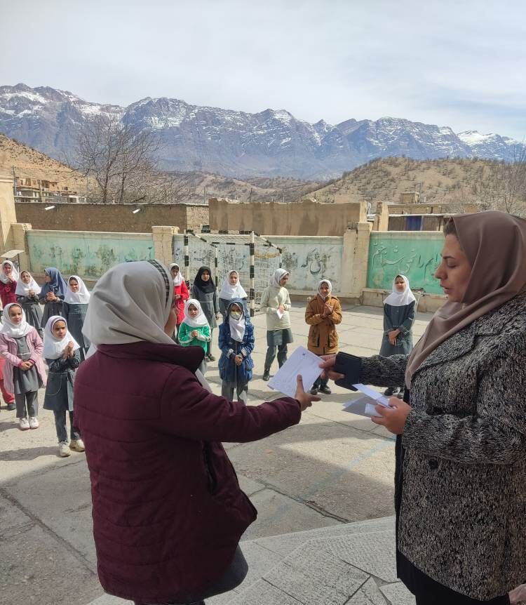 برگزاری نشست مکاتبهای در روستای توتنده و تمنک شهرستان دنا