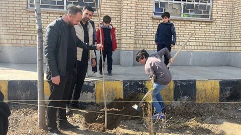 ویژه برنامه های مراکز کانون پرورش فکری کودکان و نوجوانان استان آذربایجان غربی در راستای اجرای طرح سفیران سبز «کاشت درخت»