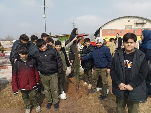 گزارش تصویری گرامی‌داشت روز درخت‌کاری در مراکز فرهنگی و هنری کانون استان قزوین