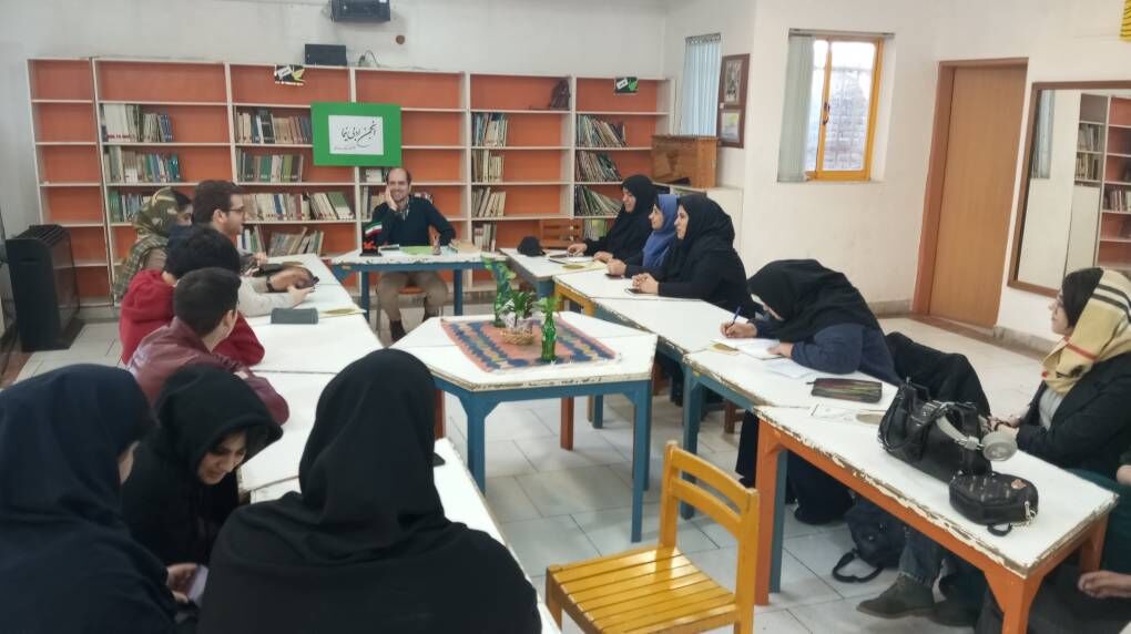 شعرخوانی رمضان در نشست ادبی انجمن نیمای کانون مازندران