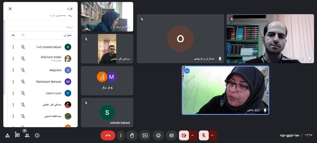 بررسی کتاب جاذبه و دافعه علی در نشست باشگاه کتاب کانون مازندران