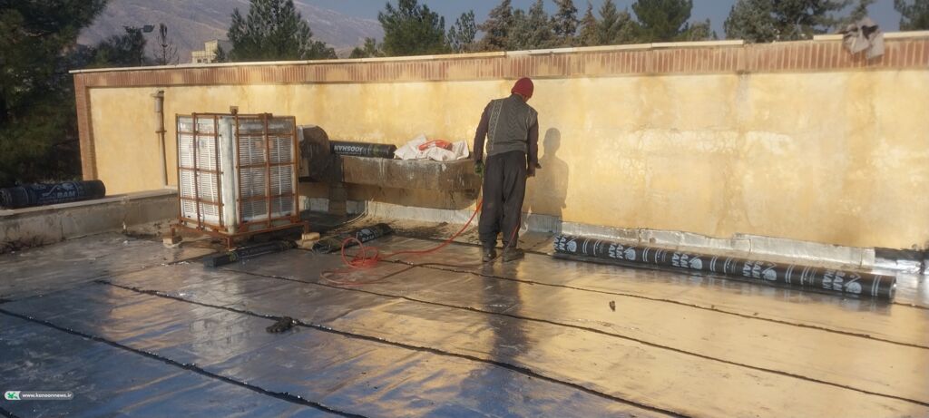 تهیه بیش از ۱۰۰۰ متر ایزوگام برای عایقبندی سقف مراکز کانون خرمآباد