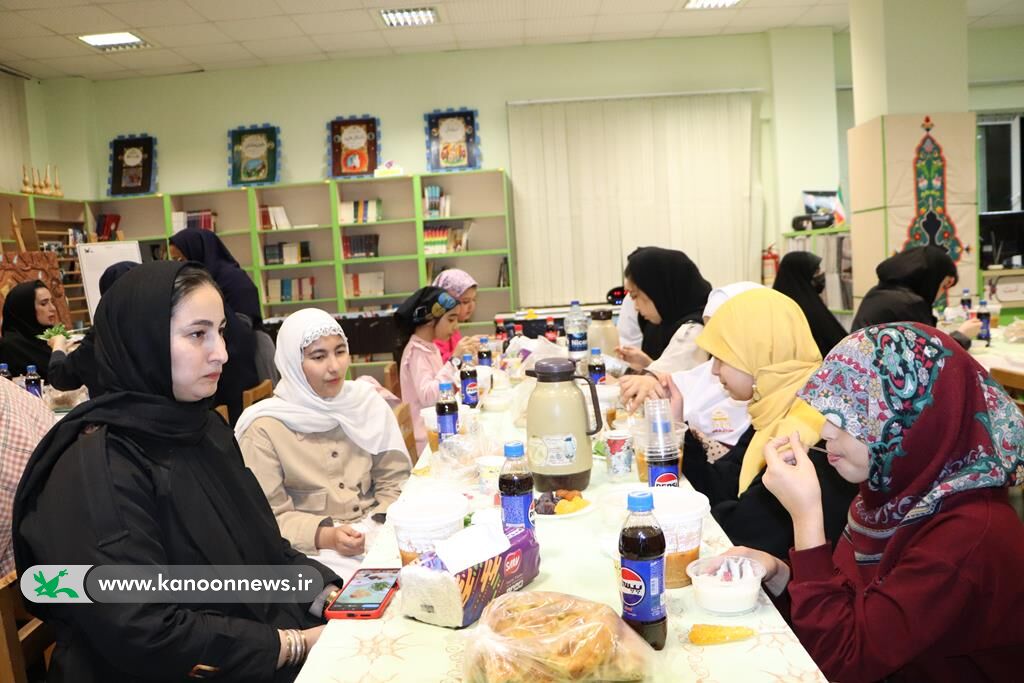 ضیافت افطار همراه با روزهاولیها در مجتمع فرهنگی هنری گرگان