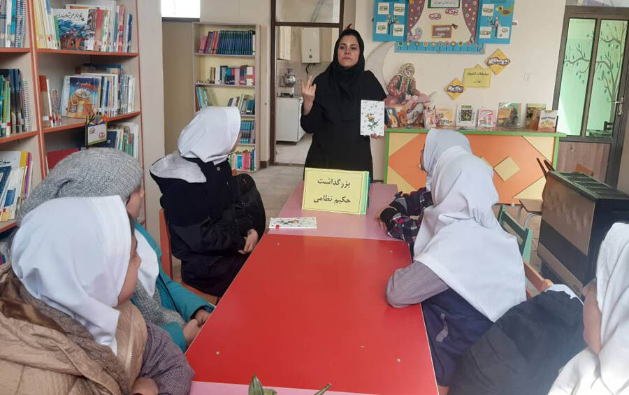 برنامههای بزرگداشت حکیم نظامی گنجوی در مراکز کانون استان اردبیل برگزار شد