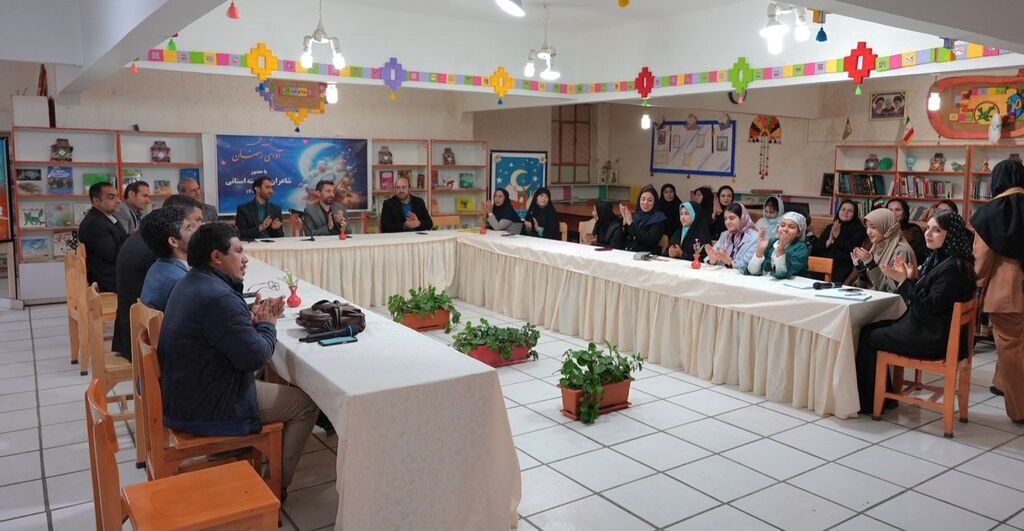 شب شعر «آوای رمضان» در یاسوج برگزار شد شب شعر «آوای رمضان» در یاسوج برگزار شد