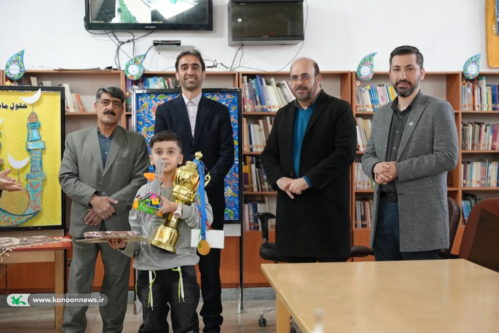 تجلیل از فعالان کارگاههای علوم و فناوری نوین در کانون پرورش فکری کهگیلویه و بویراحمد