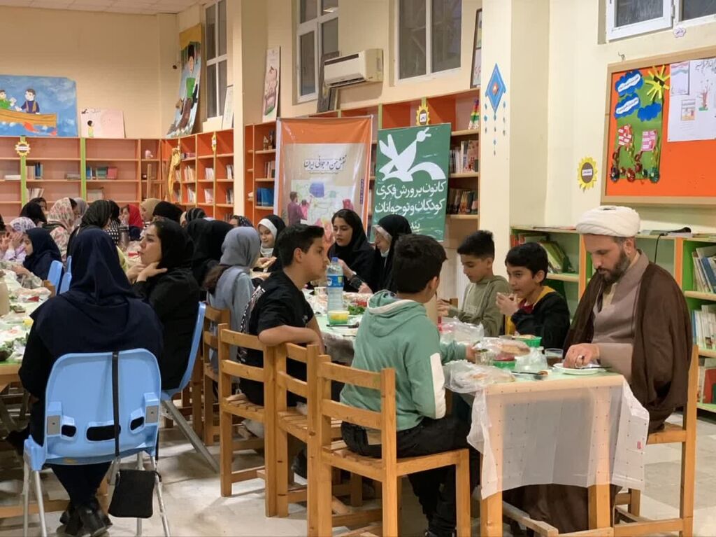 اعضای نوجوانان و روزه اولیهای بندرگز، مهمان سفره افطاری کانون