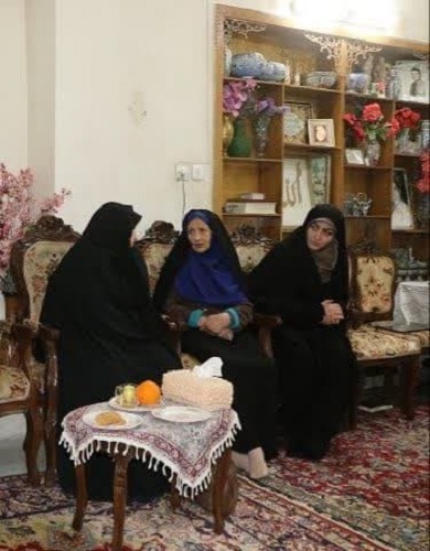 دیدار با مادر شهید سید علیرضا میرقادری در اصفهان انجام شد