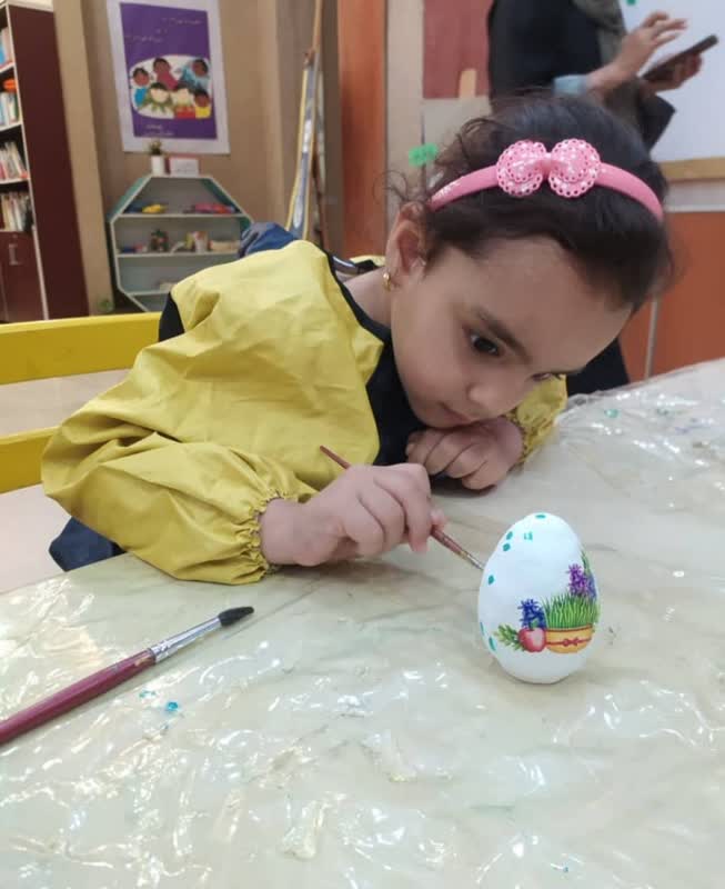 هنر و خلاقیت در کنار سفرههای هفتسین با آموزش تخممرغهای رنگی