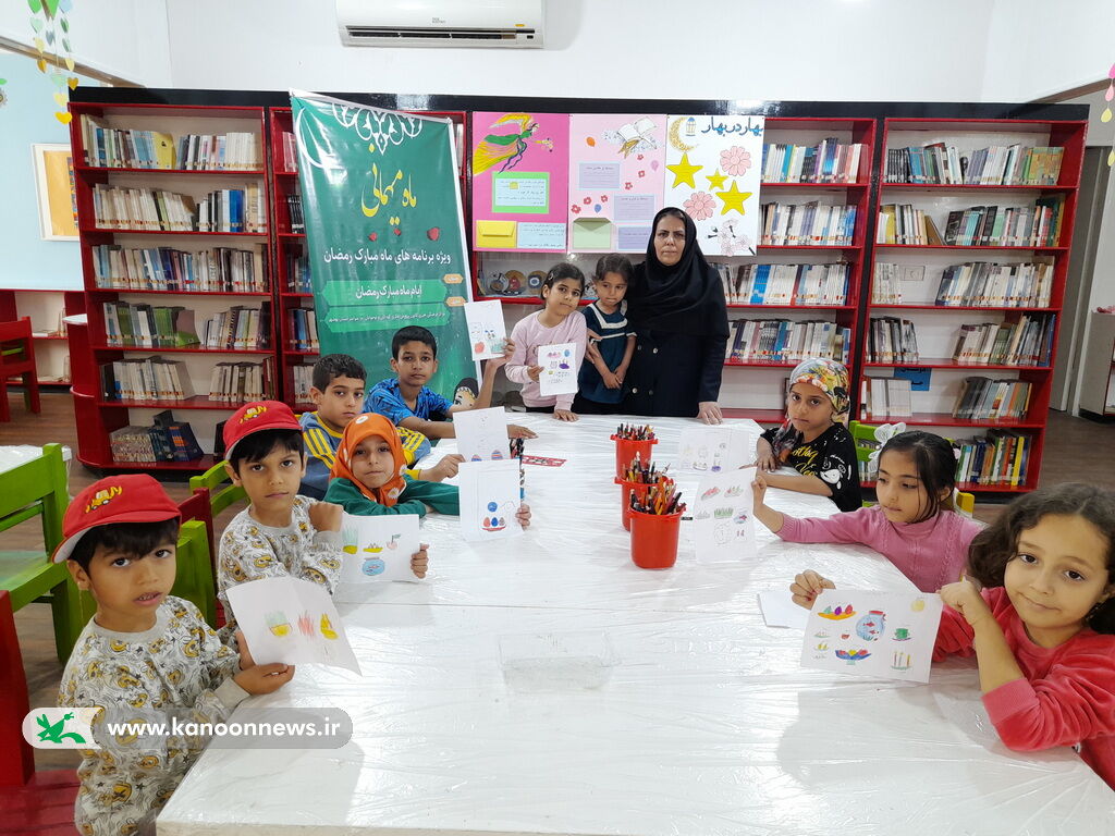 اعضا مرکز فرهنگی هنری خورموج به استقبال نوروز رفتند