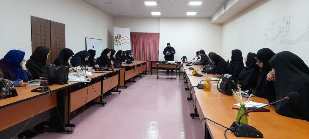 برگزاری کارگاه آموزشی امر به معروف و نهی از منکر در کانون همدان