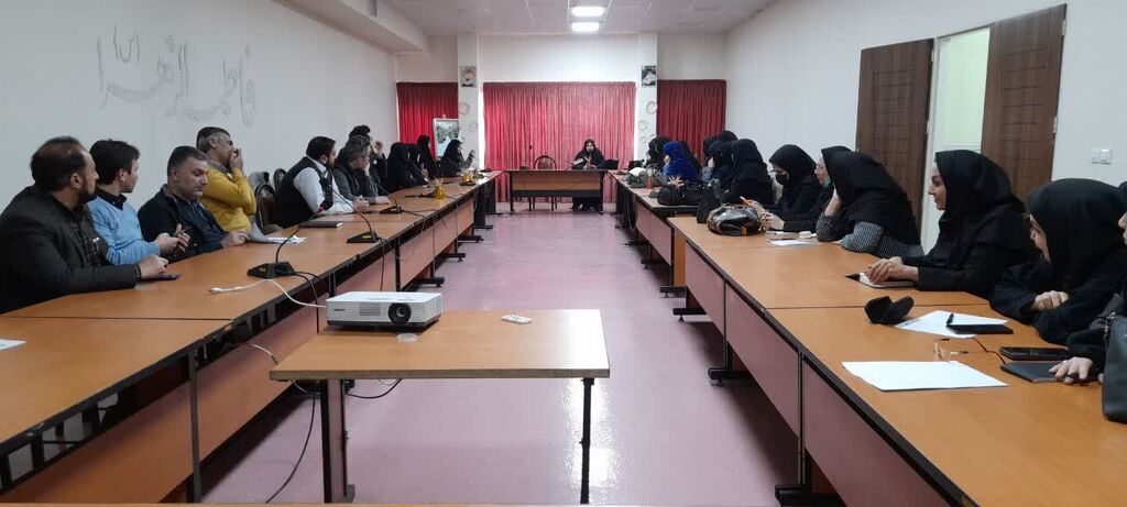 برگزاری کارگاه آموزشی امر به معروف و نهی از منکر در کانون همدان