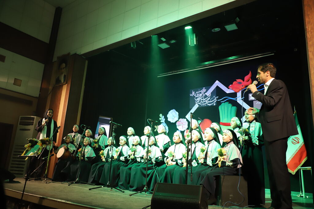 آیین شادمانه پایان سال برای کارکنان کانون استان قزوین