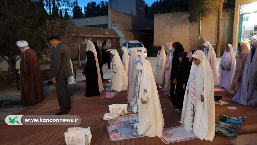 روزه اولیهای ابرکوهی به میهمانی ستاره سوم رفتند